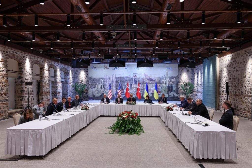 Rusia y Ucrania entablan en Estambul primeras negociaciones desde 2022. Foto: EFE
