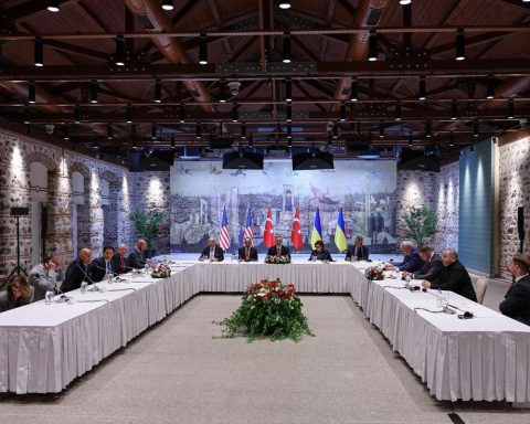 Rusia y Ucrania entablan en Estambul primeras negociaciones desde 2022. Foto: EFE