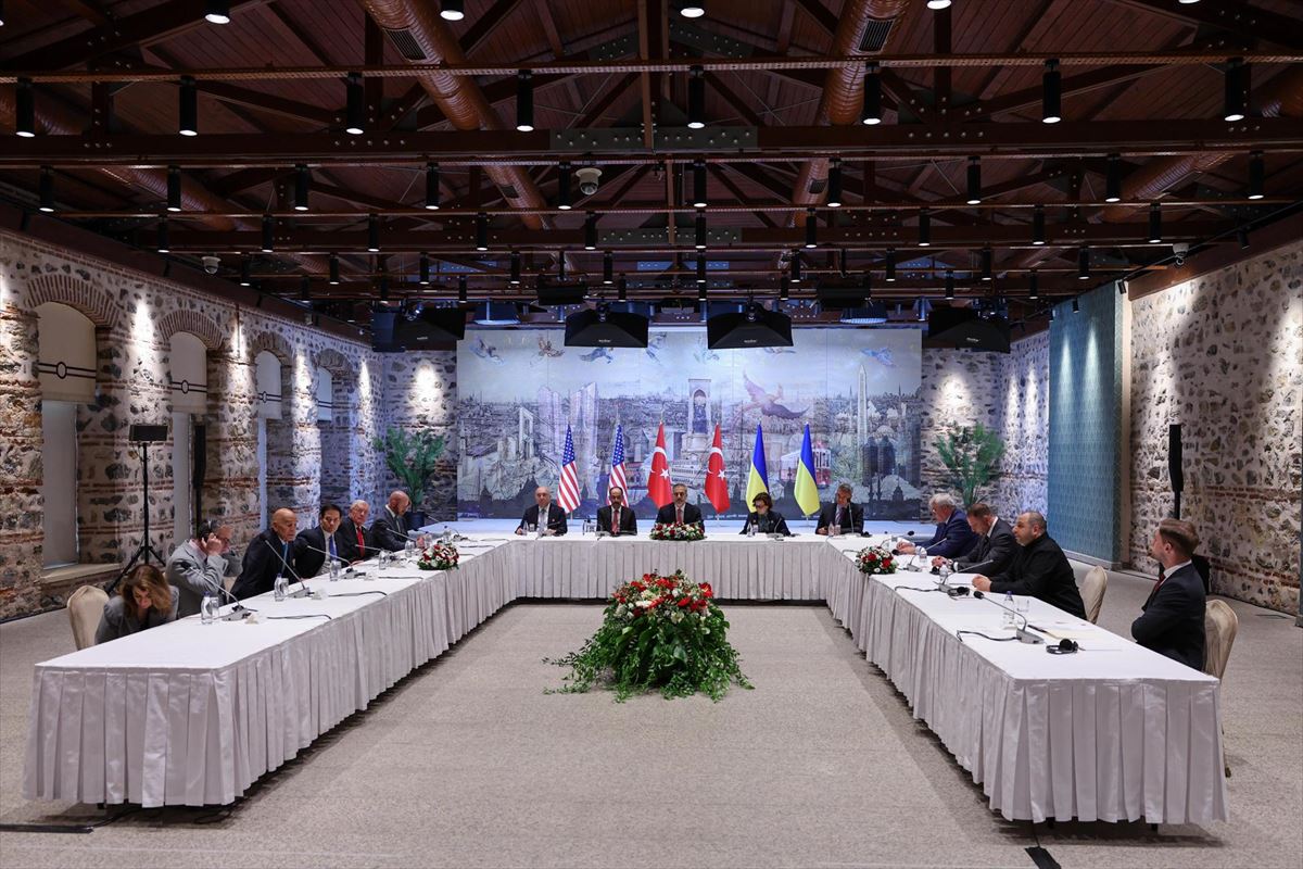 Rusia y Ucrania entablan en Estambul primeras negociaciones desde 2022. Foto: EFE