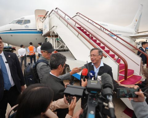 Declaraciones a medios del presidente Petro al concluir su visita a China. Foto: Juan Cano.