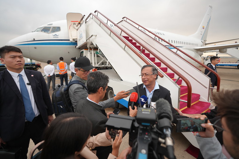 Declaraciones a medios del presidente Petro al concluir su visita a China. Foto: Juan Cano.