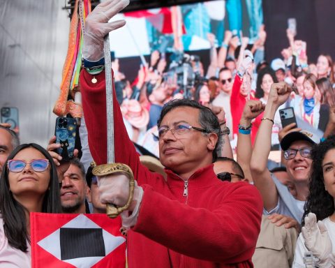 Petro en la Plaza de Bolívar el 1 de mayo. Por Andrea Puentes- Infopresidencia