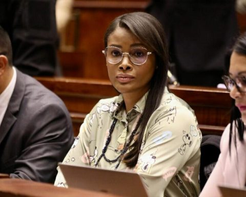 La fiscal, Diana Salazar abandonó su comparecencia ante la Comisión de Fiscalización en la Asamblea Nacional, el 13 de mayo de 2024. • Foto: X Fiscalía