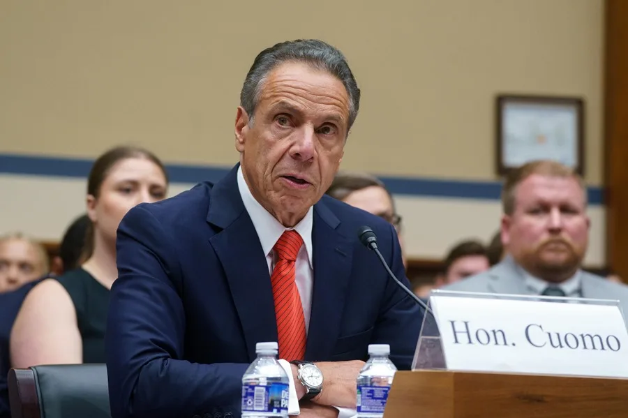 El exgobernador de Nueva York Andrew Cuomo testificando ante el Subcomité Selecto de la Cámara de Representantes en Washington. EFE/EPA/WILL OLIVER