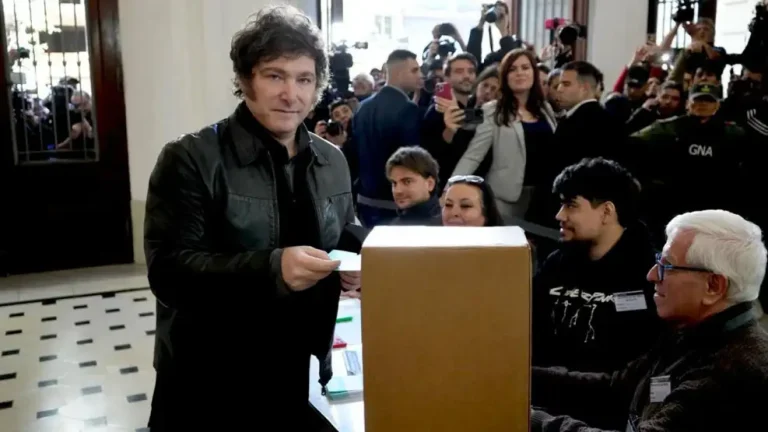 Javier Milei votó en Almagro. Foto: Prensa Presidencia de Argentina.
