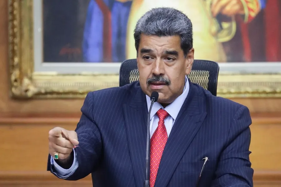 El presidente de Venezuela, Nicolás Maduro, habla durante una rueda de prensa en el Palacio de Miraflores en Caracas (Venezuela). EFE/ Ronald Peña R.