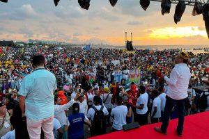 Gustavo Petro durante su camapaña a la presidencia desde el corregimiento de La Boquilla en Cartagena. Foto: Cortesía.