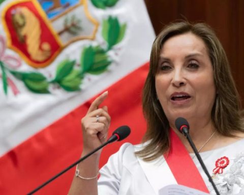 La presidenta peruana Dina Boluarte pronuncia su discurso a la nación en el Día de la Independencia en el Congreso Nacional en Lima el 28 de julio de 2024 © Cris Bouroncle /AFP