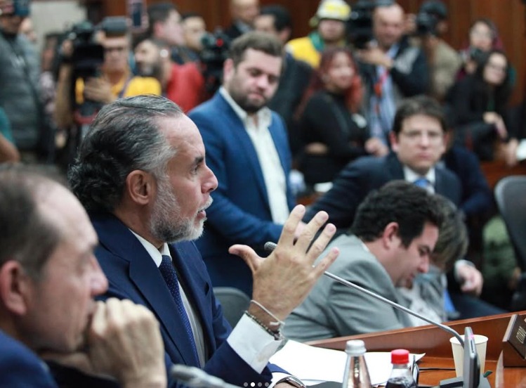 Los ministros de Interior y Trabajo durante el debate de la Reforma Laboral en la Comisión IV del Senado.